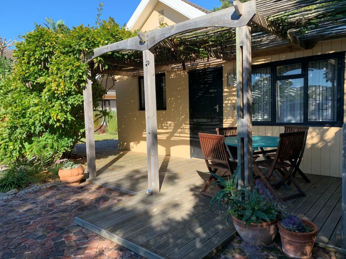 Garden Cottage In Ambiente Guest House Knysna Exterior photo